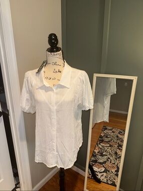 Blooming Jelly Lightweight Button Up Blouse NWT
